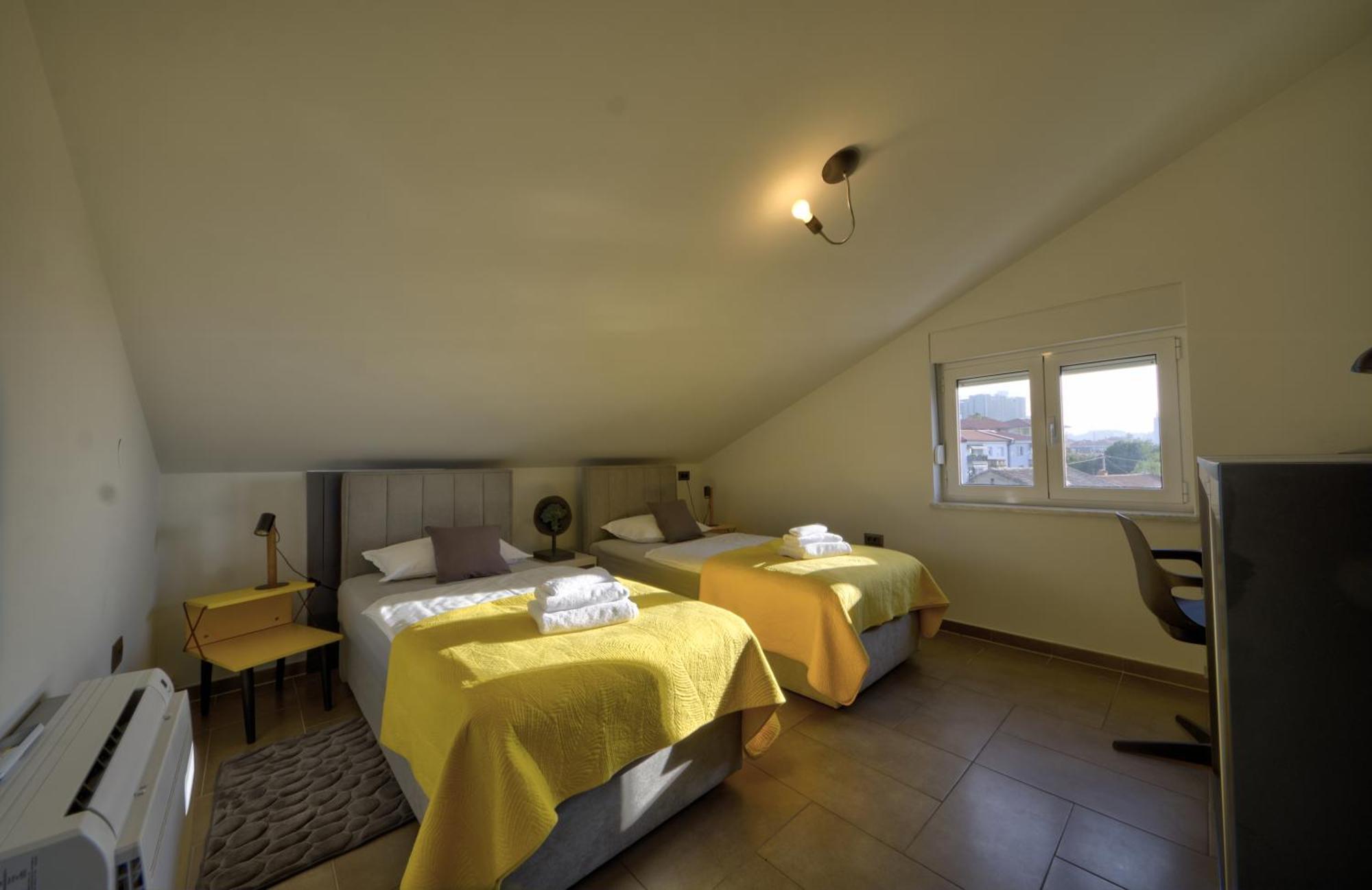 Penthouse Belvedere City View With Private Parking Rijeka Exterior photo
