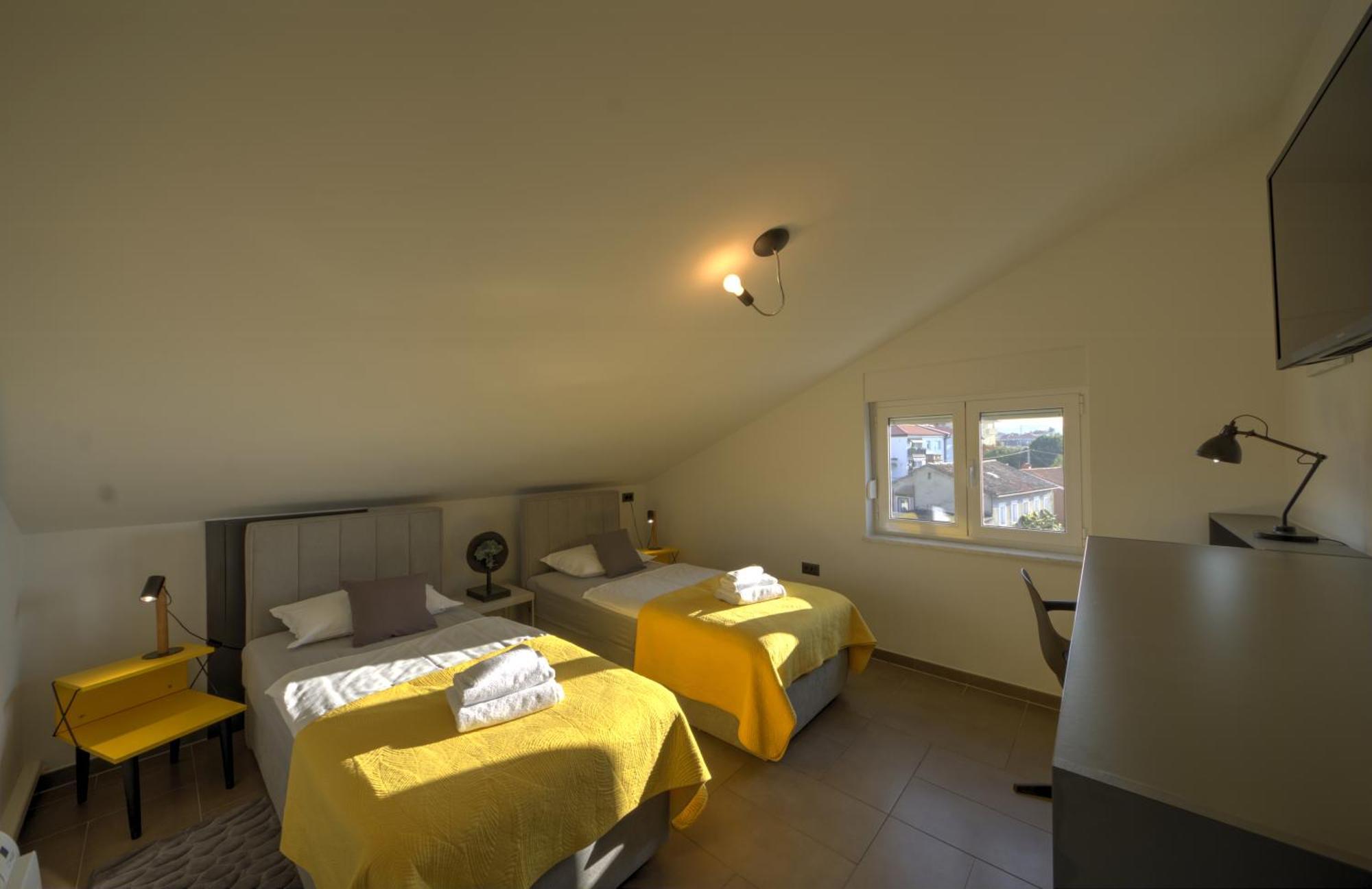 Penthouse Belvedere City View With Private Parking Rijeka Exterior photo